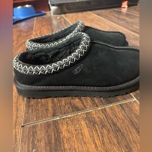 Black Ugg Tasman 7